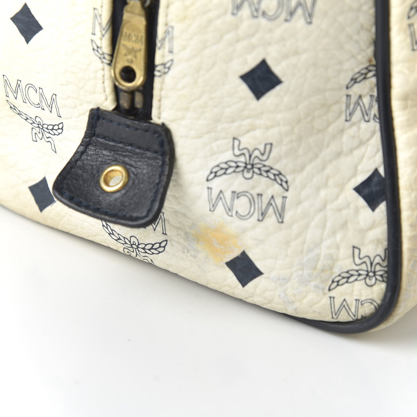 Visetos Essential Boston Bag White