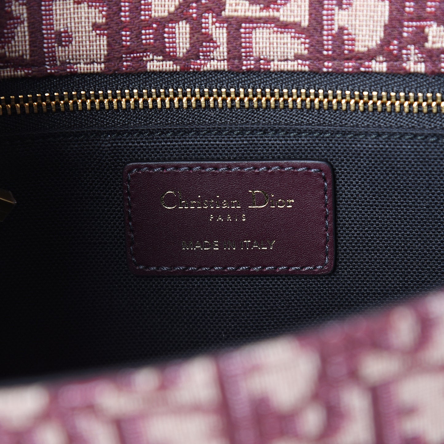 Oblique 30 Montaigne Flap Bag Burgundy