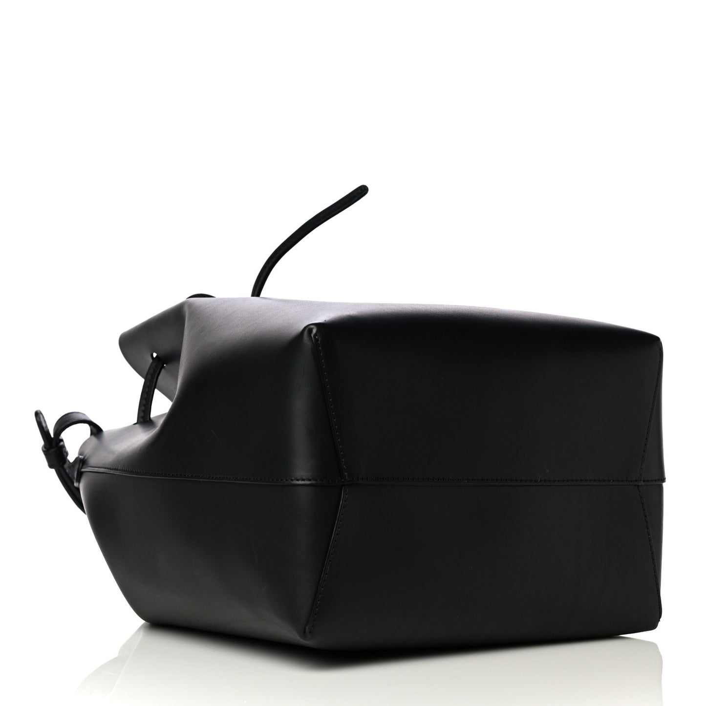 Vegetable Tanned Calfskin Bucket Bag Black Flamma