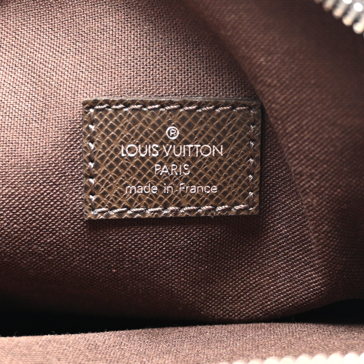 Louis Vuitton Taiga Dimitri Grizzli 6 of 9