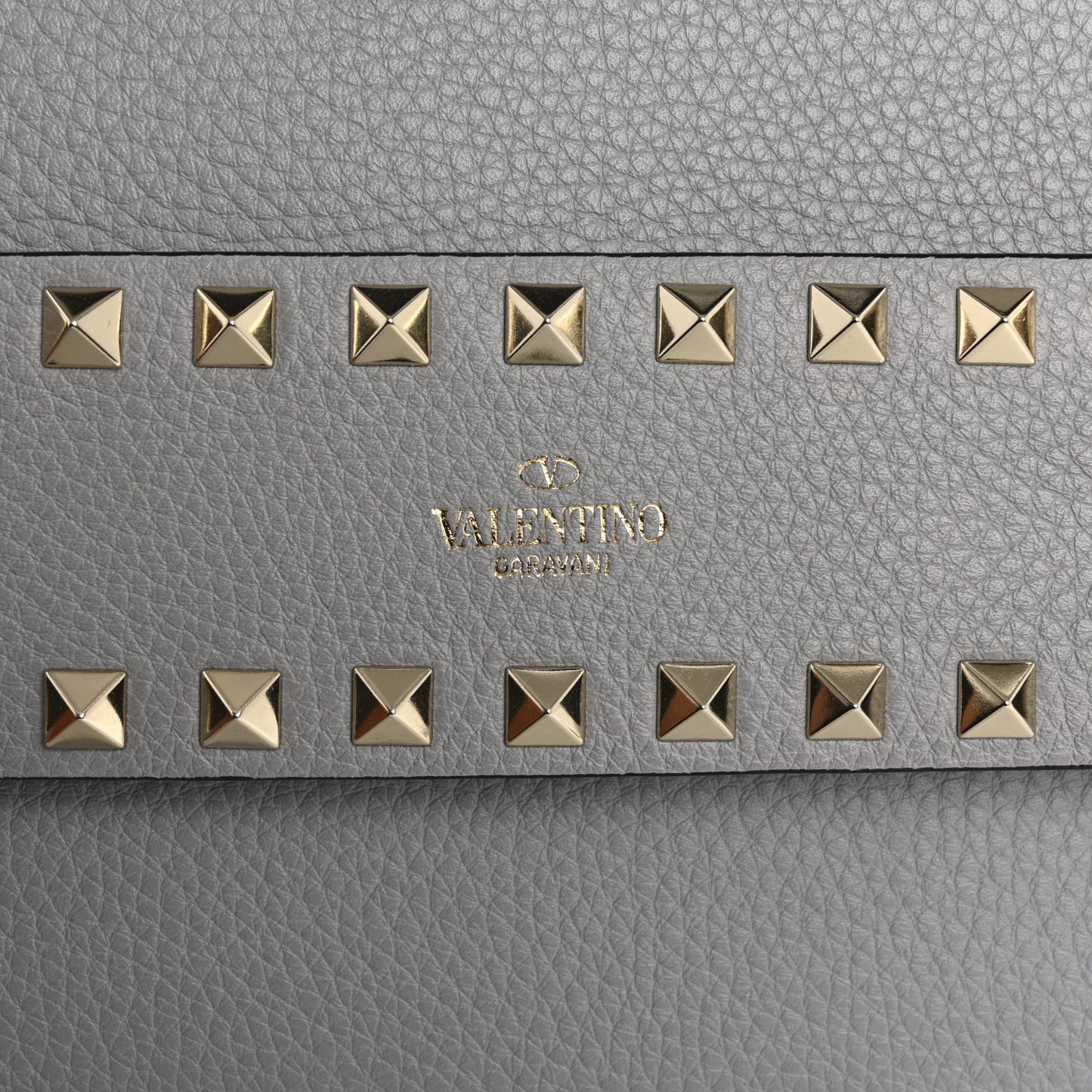 Pebble Calfskin Rockstud Side Slip Wristlet Clutch Pastel Grey