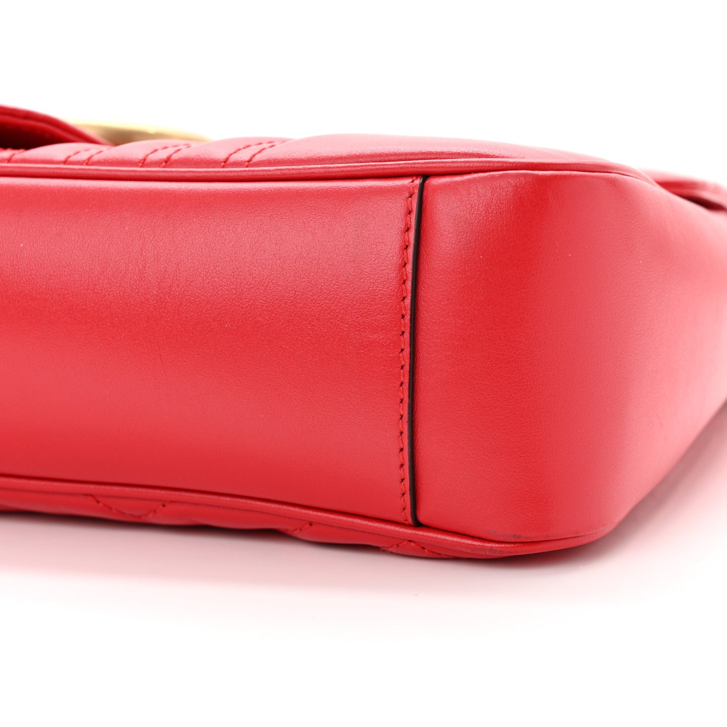 Calfskin Matelasse Medium GG Marmont Shoulder Bag Hibiscus Red