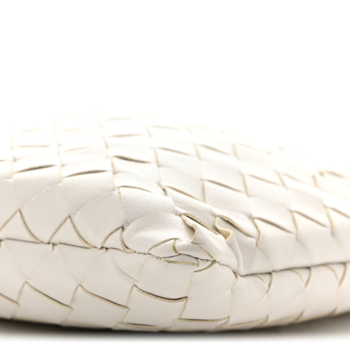 Calfskin Intrecciato Medium Dustbag Chalk