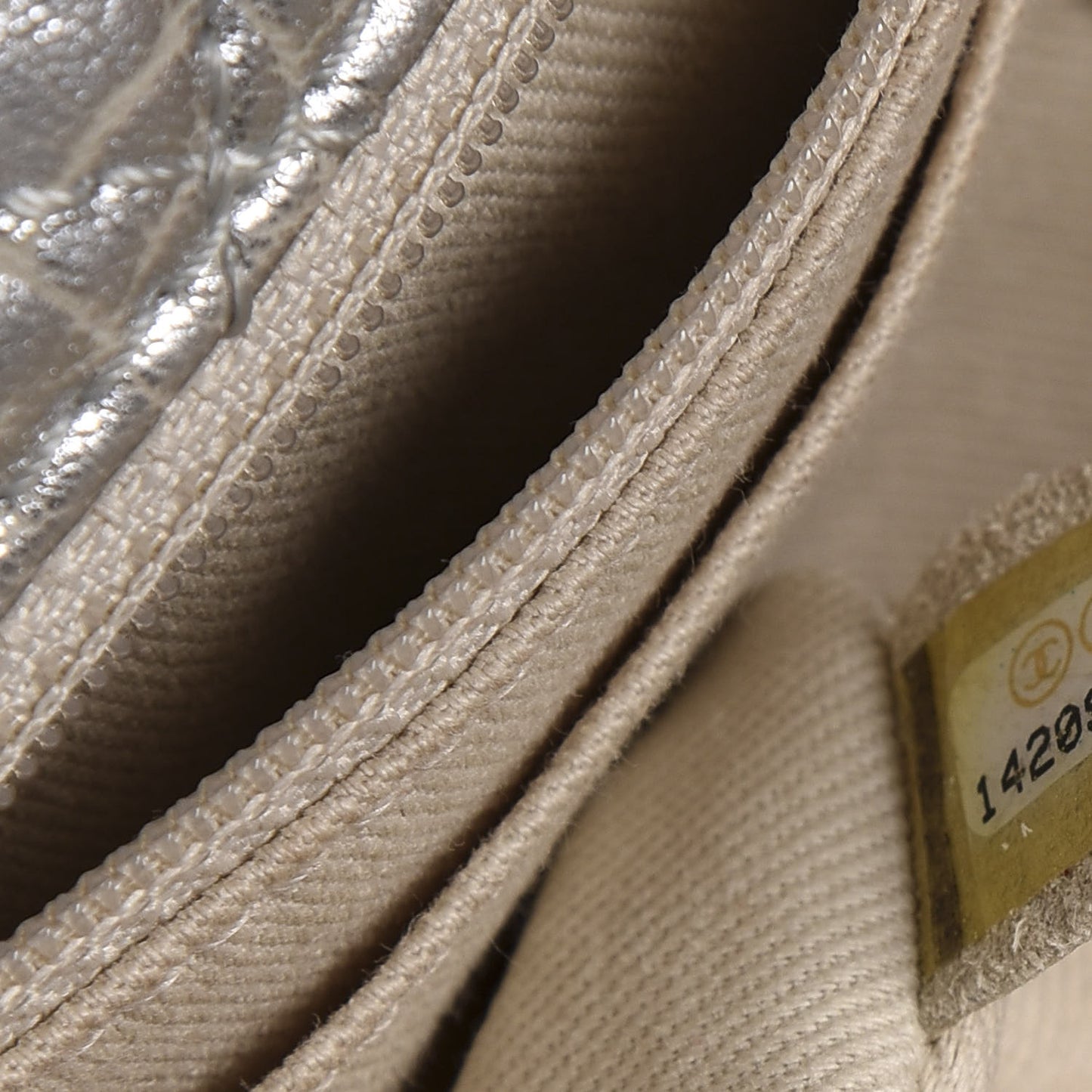 Calfskin Mirror CC Crackled Flap Silver
