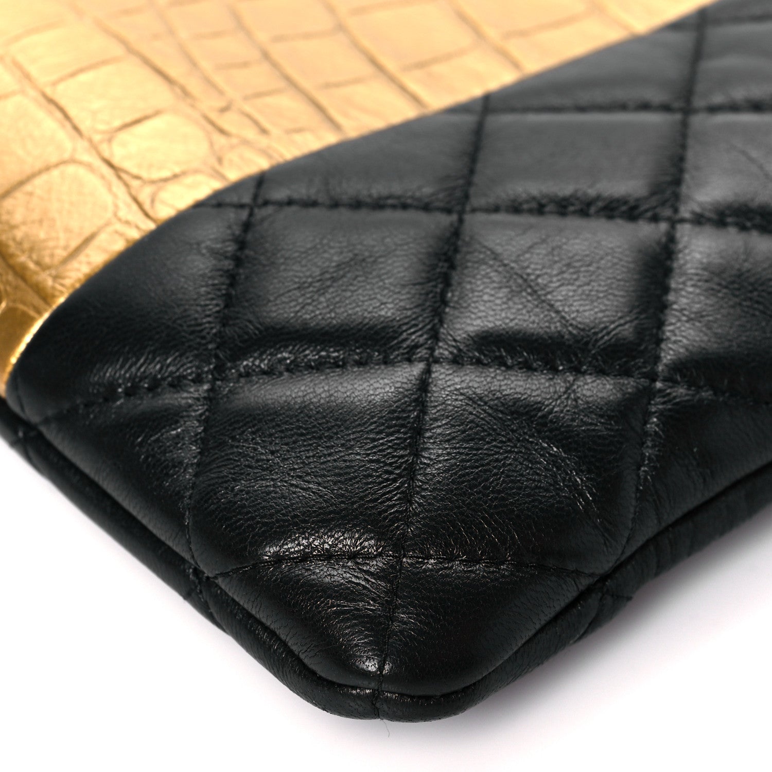 Chanel Lambskin Metallic Calfskin Quilted Crocodile Embossed Clutch 2.55 Reissue Cosmetic Case Gold 10 of 10