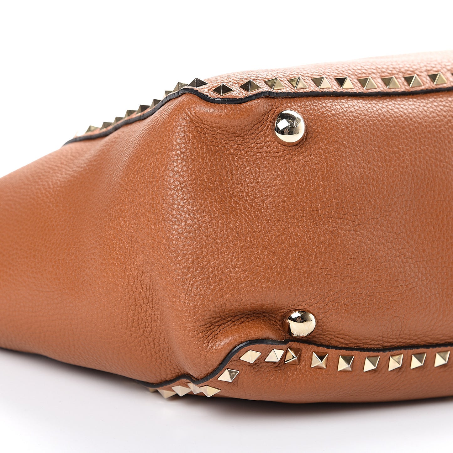 Pebbled Calfskin Medium Rockstud Tote Light Cuir