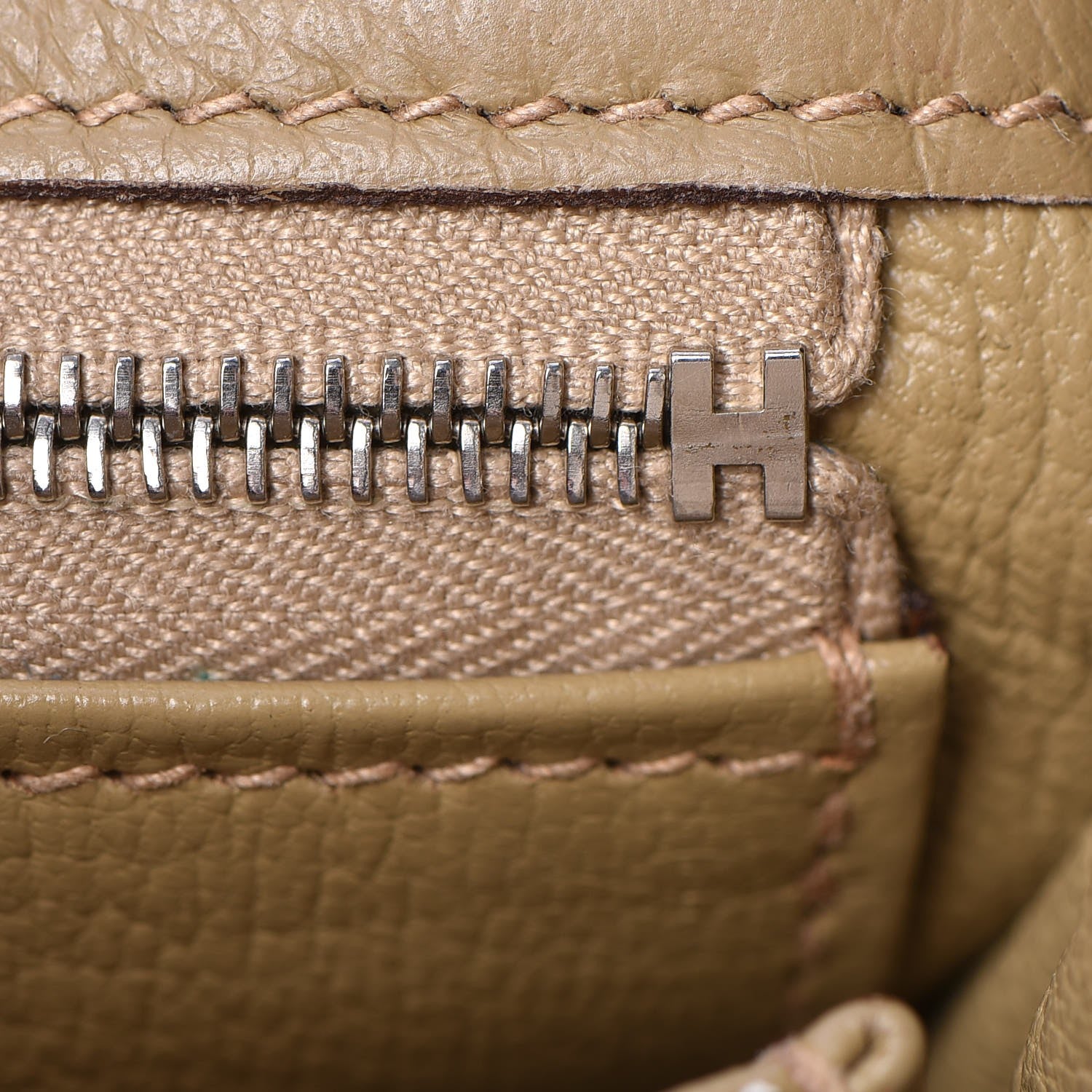Hermes Togo Kelly Retourne 32 Trench 18 of 38