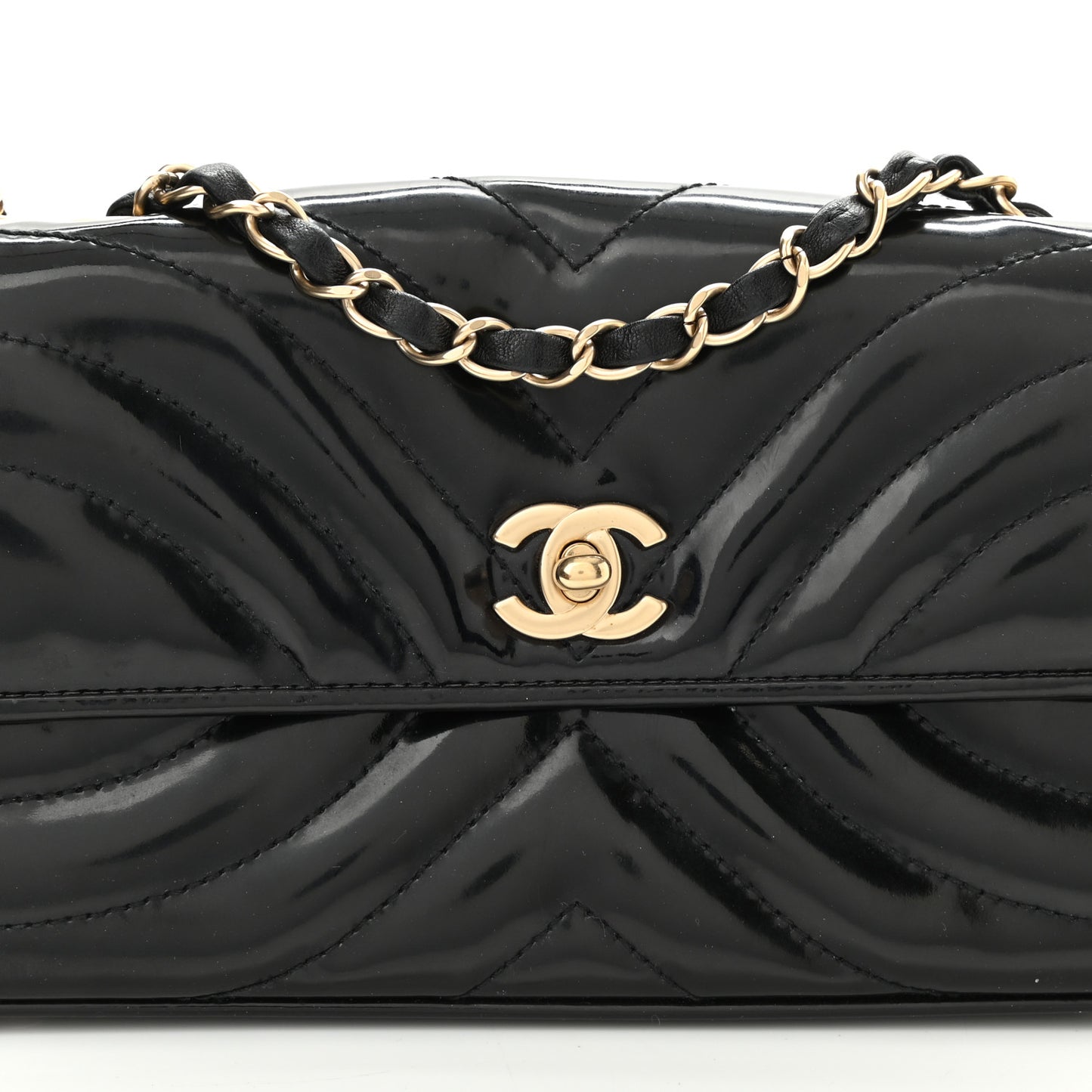 Glazed Calfskin Scallop Quilted Single Flap Black