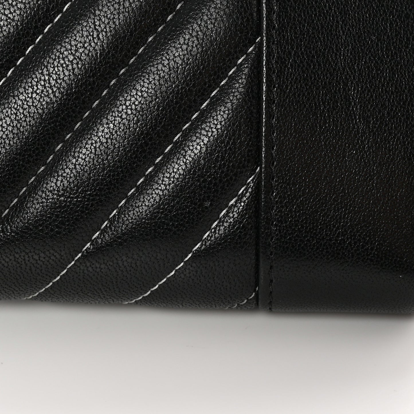 Sheepskin Chevron Quilted Mademoiselle Vintage Zip Around Wallet Black