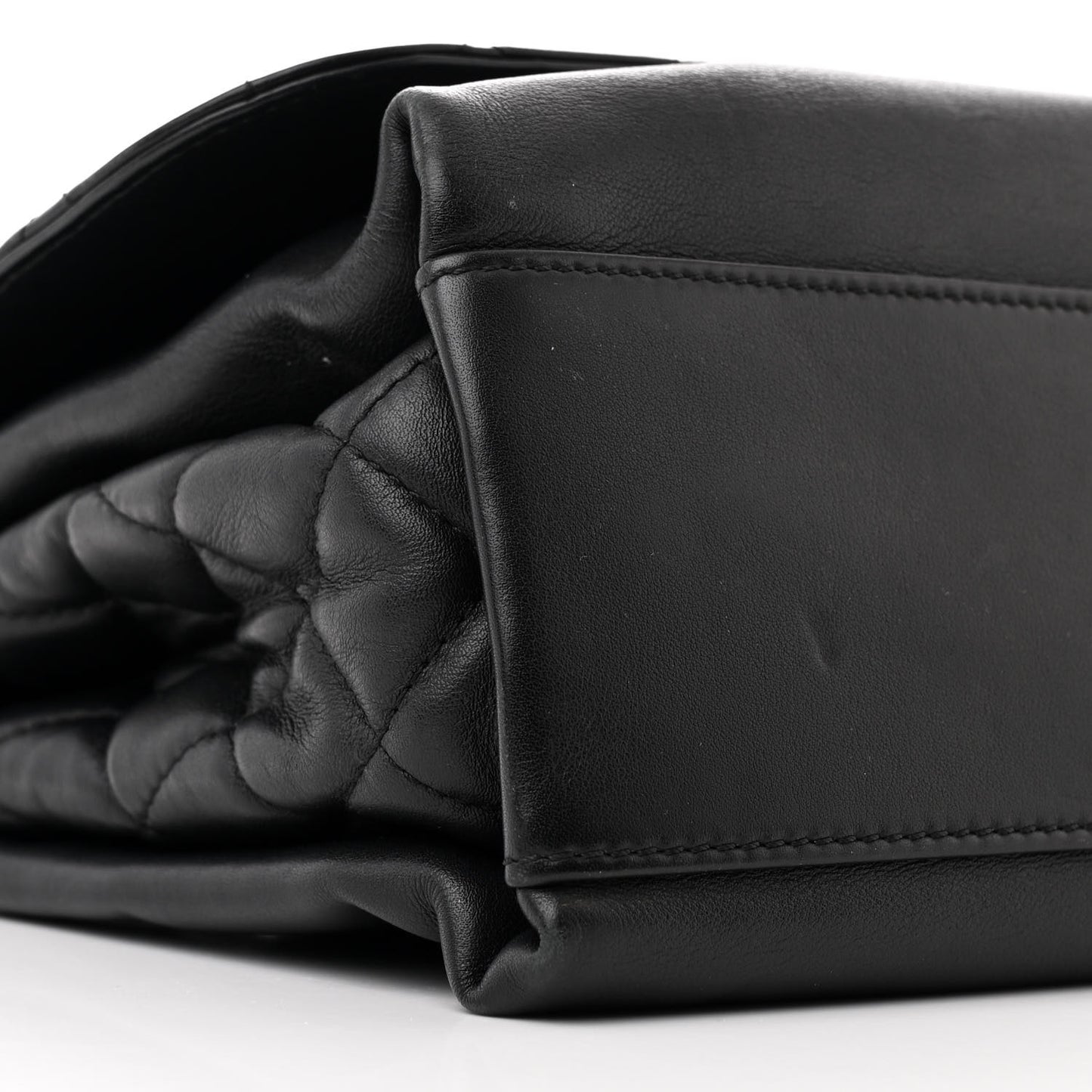 Calfskin Jumbo Tramezzo Flap Black