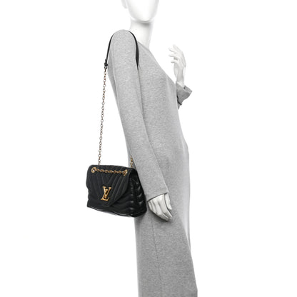 Louis Vuitton Calfskin New Wave Chain MM NM Black 2 of 9