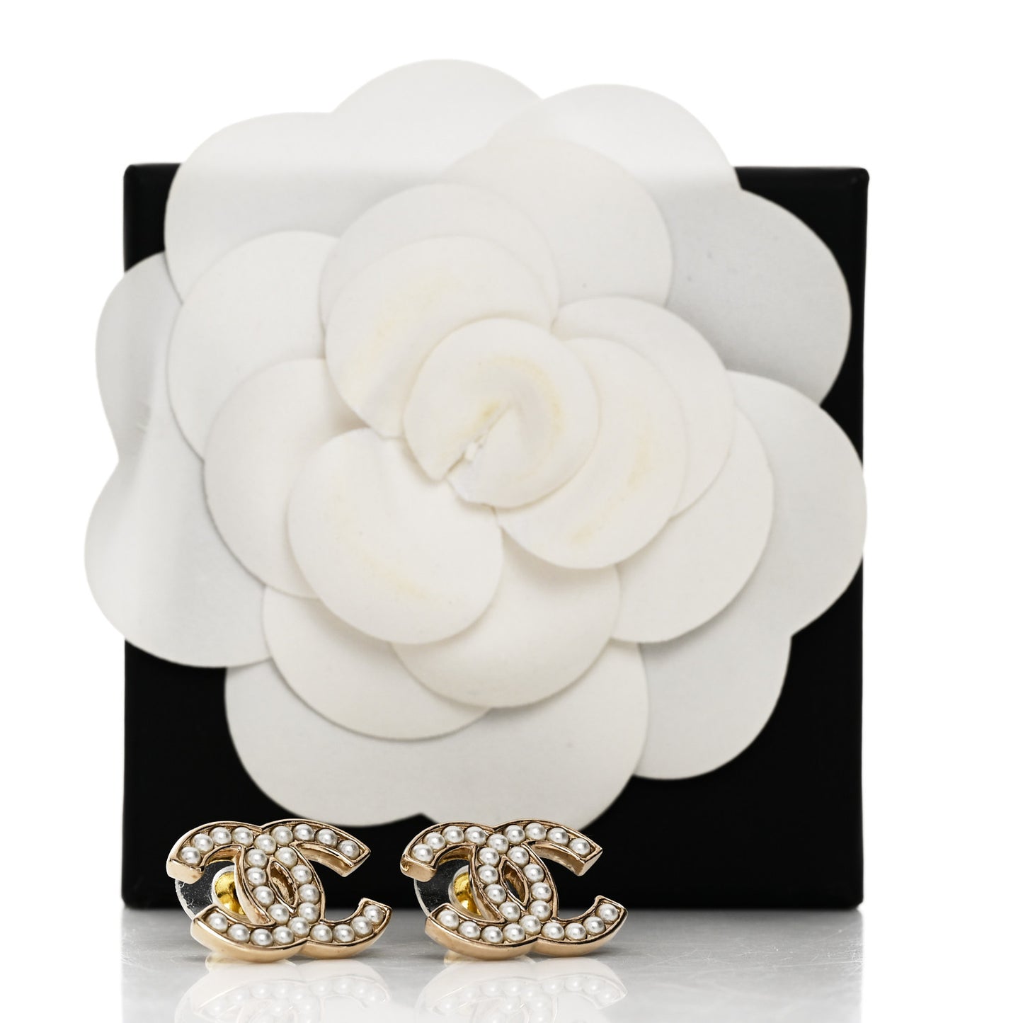 Pearl CC Earrings Gold