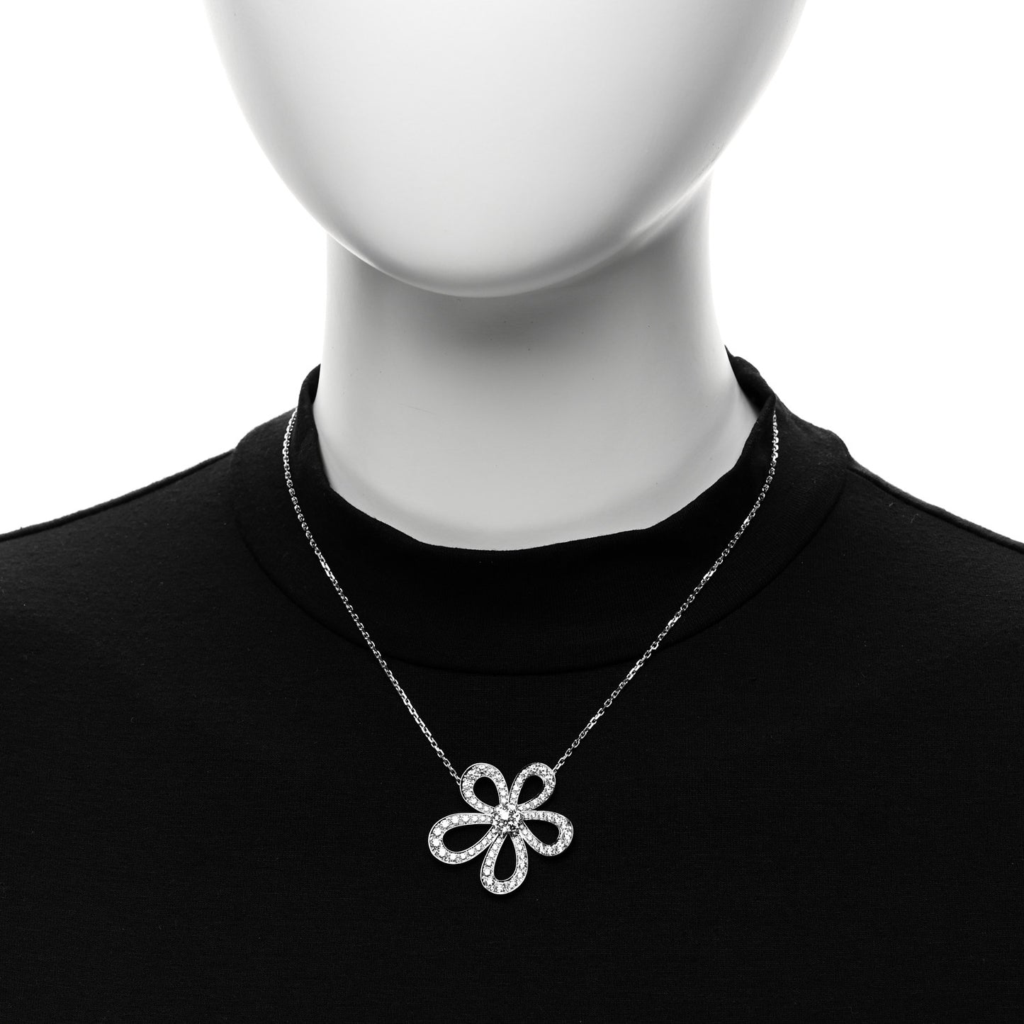 18K White Gold Diamond Flowerlace Pendant Necklace