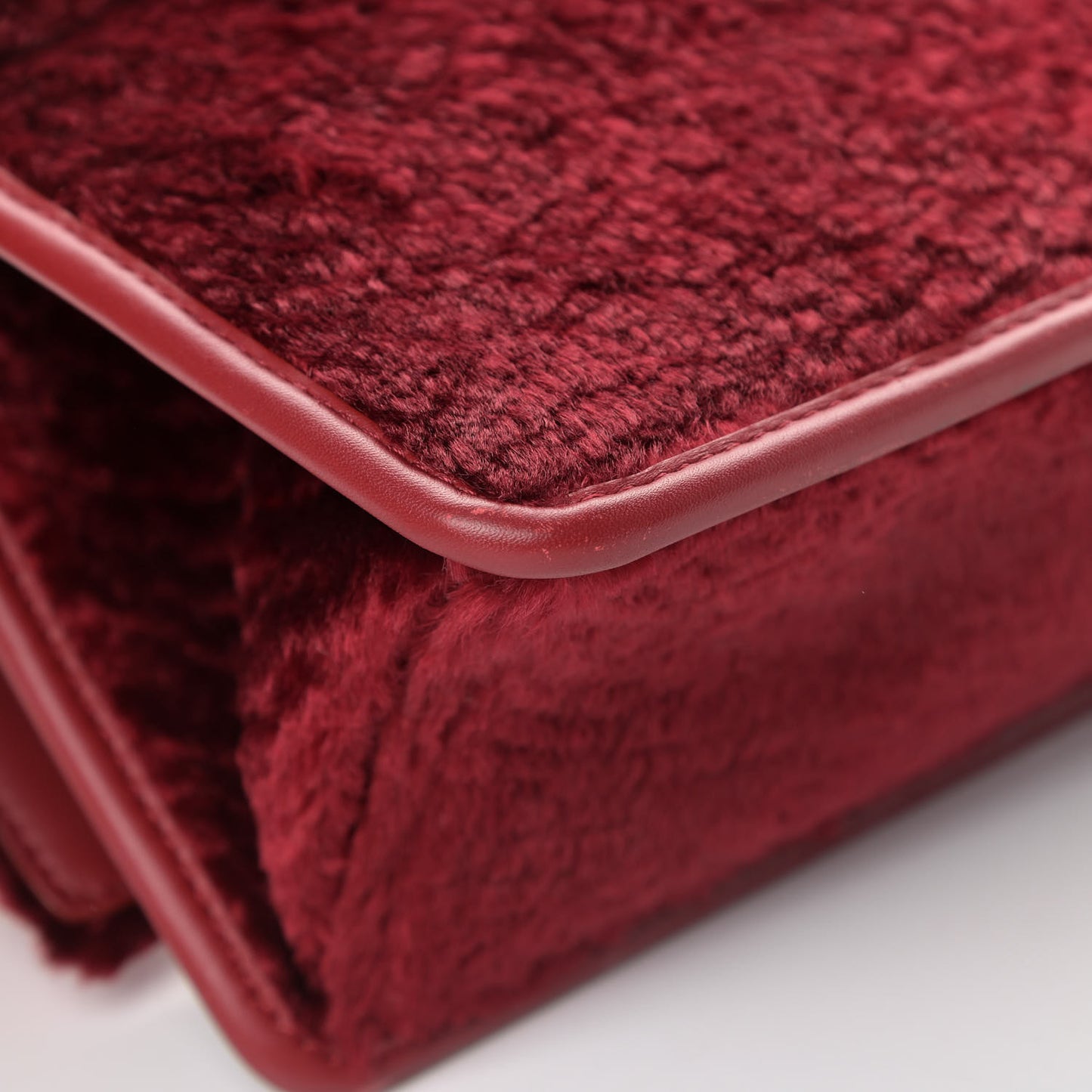 Velluto Astrakan Vitello Dolce F is Fendi Kan I Shoulder Bag Rosso