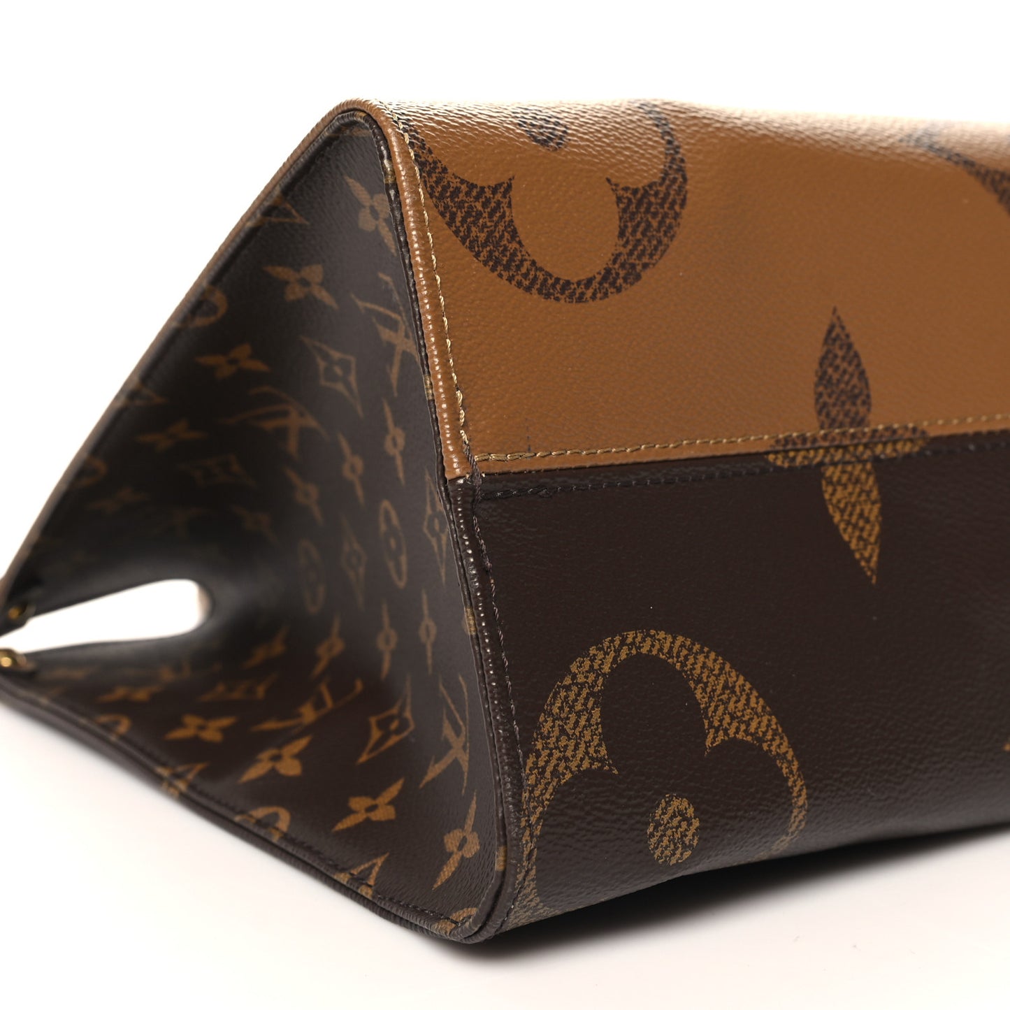 Reverse Monogram Giant Onthego MM