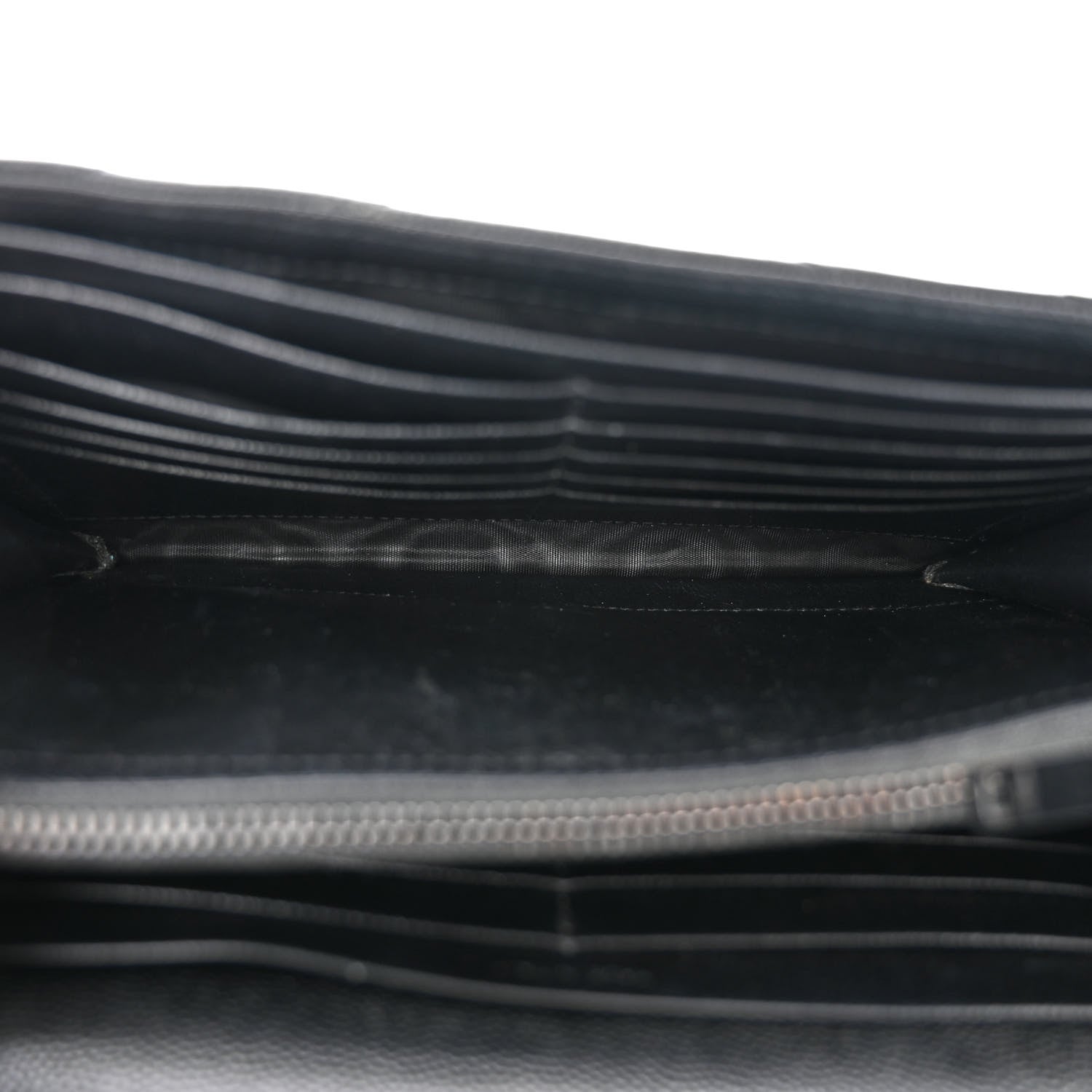 Saint Laurent Grain De Poudre Matelasse Chevron Monogram Monochrome Chain Wallet Black 5 of 12