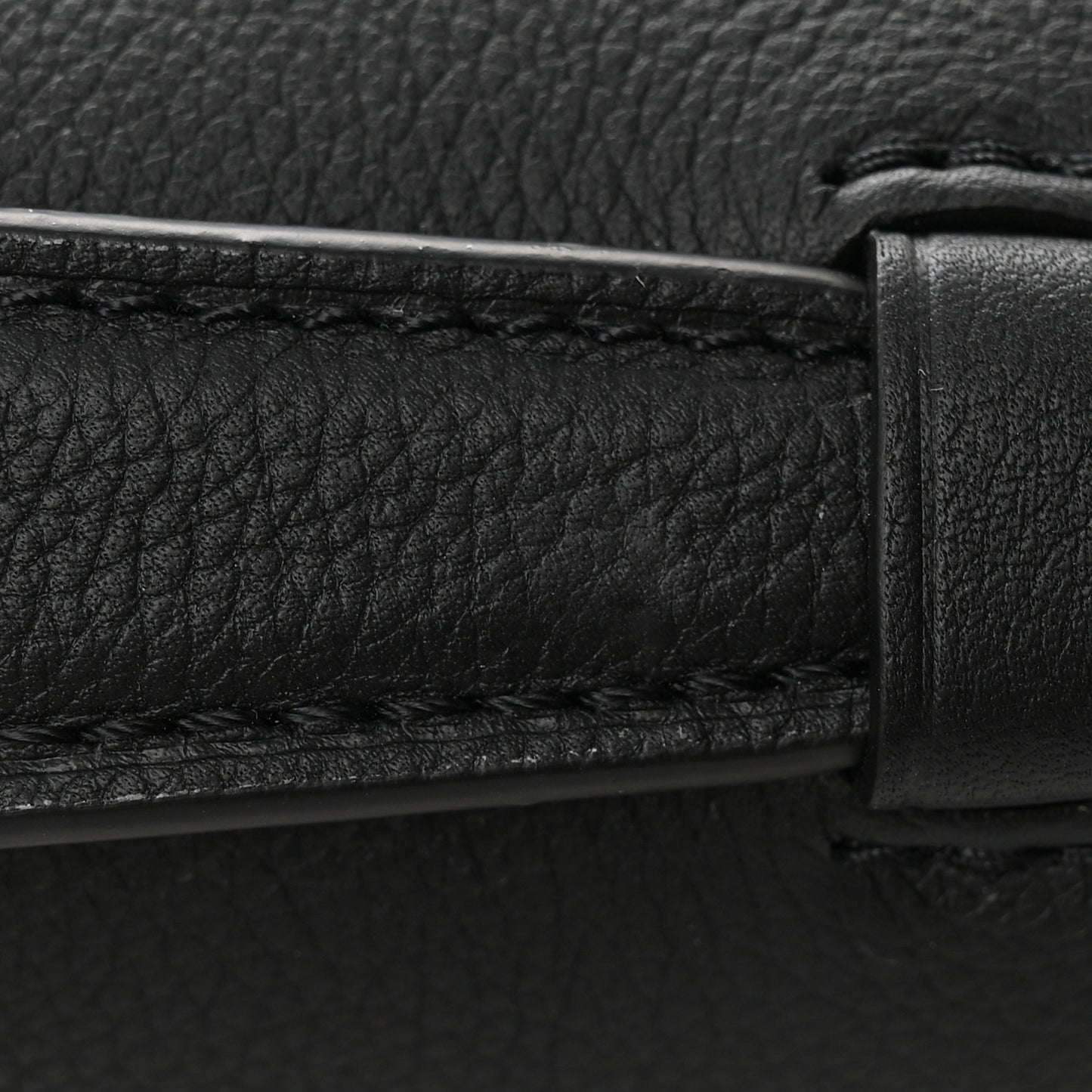 Grained Calfskin Lockme Oxford Black