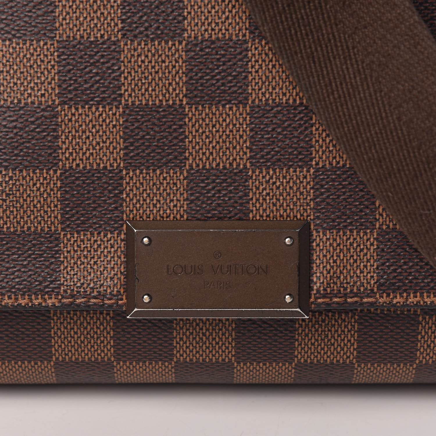Louis Vuitton Damier Ebene District PM 8 of 11