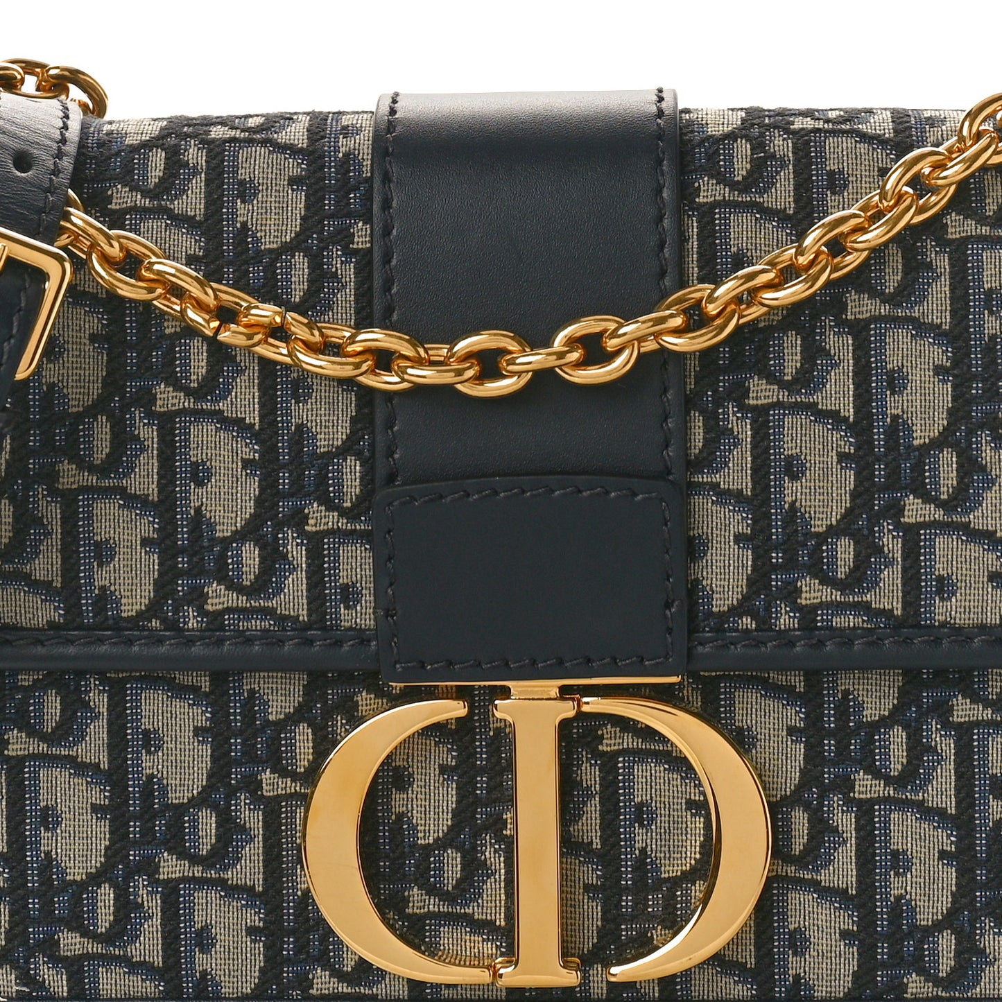 Oblique 30 Montaigne East West Chain Flap Bag Blue