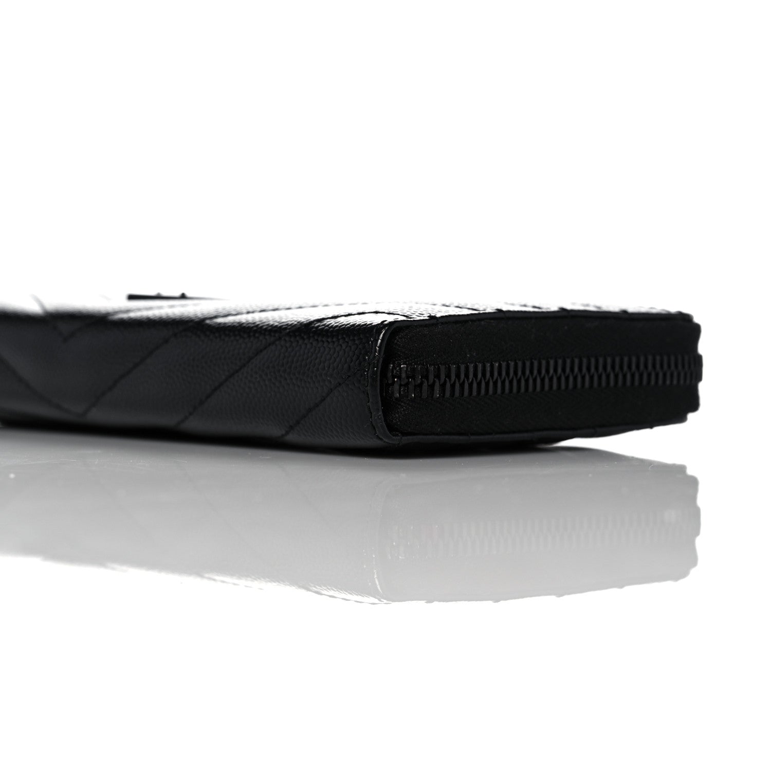 Saint Laurent Grain De Poudre Matelasse Chevron Monogram Monochrome Zip Around Wallet Black 8 of 9
