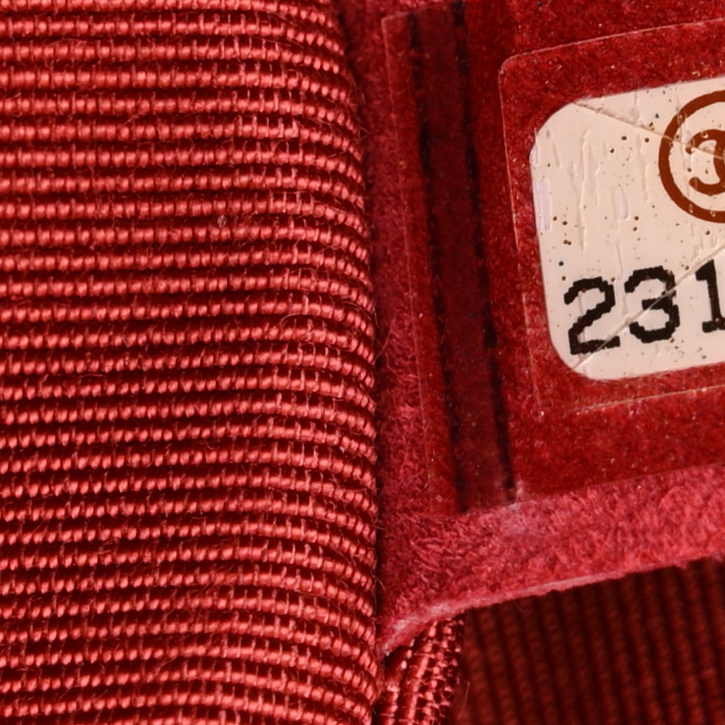 Caviar Quilted Medium Boy Flap Red