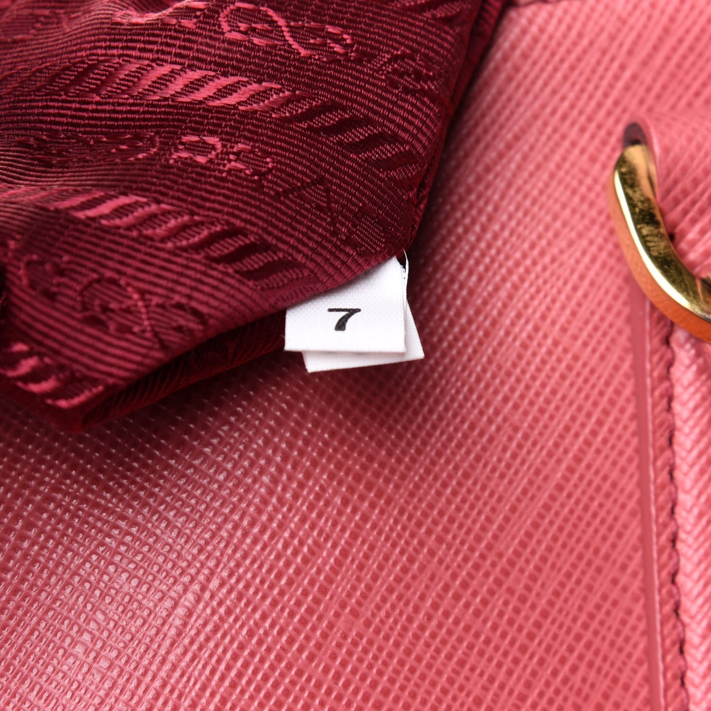 Saffiano Medium Galleria Double Zip Tote Geranio