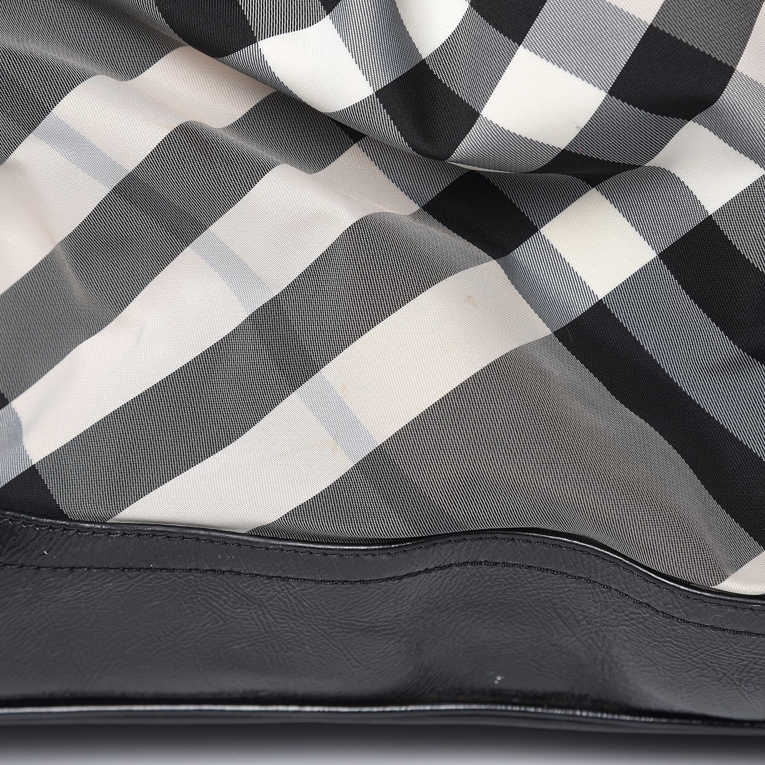 Burberry Nylon Beat Check Lowry Black 19 of 25