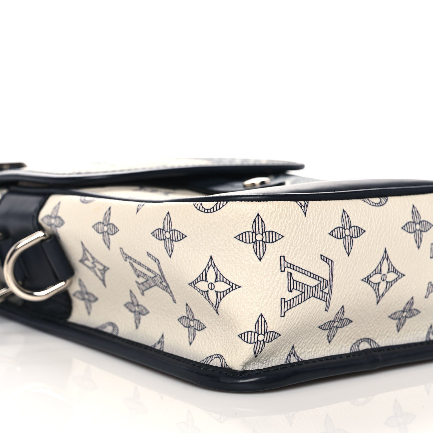 Louis Vuitton Savane Monogram Zebra Chapman Messenger BB White 9 of 11