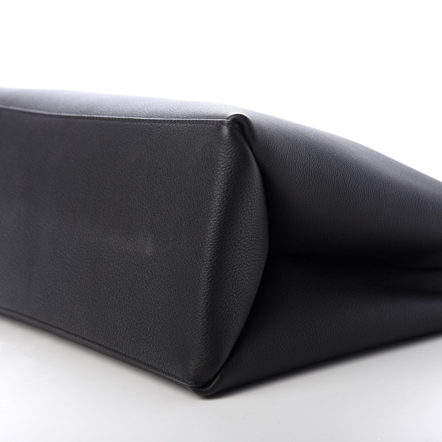 Grained Calfskin Lockme Shopper Black