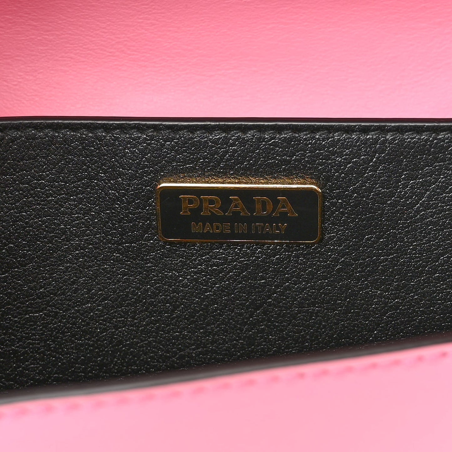 City Calf Saffiano Cahier Bag Fuxia Black