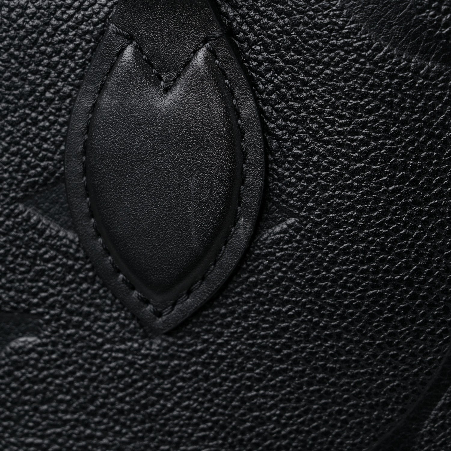 Louis Vuitton Empreinte Monogram Giant Onthego PM Black 13 of 16