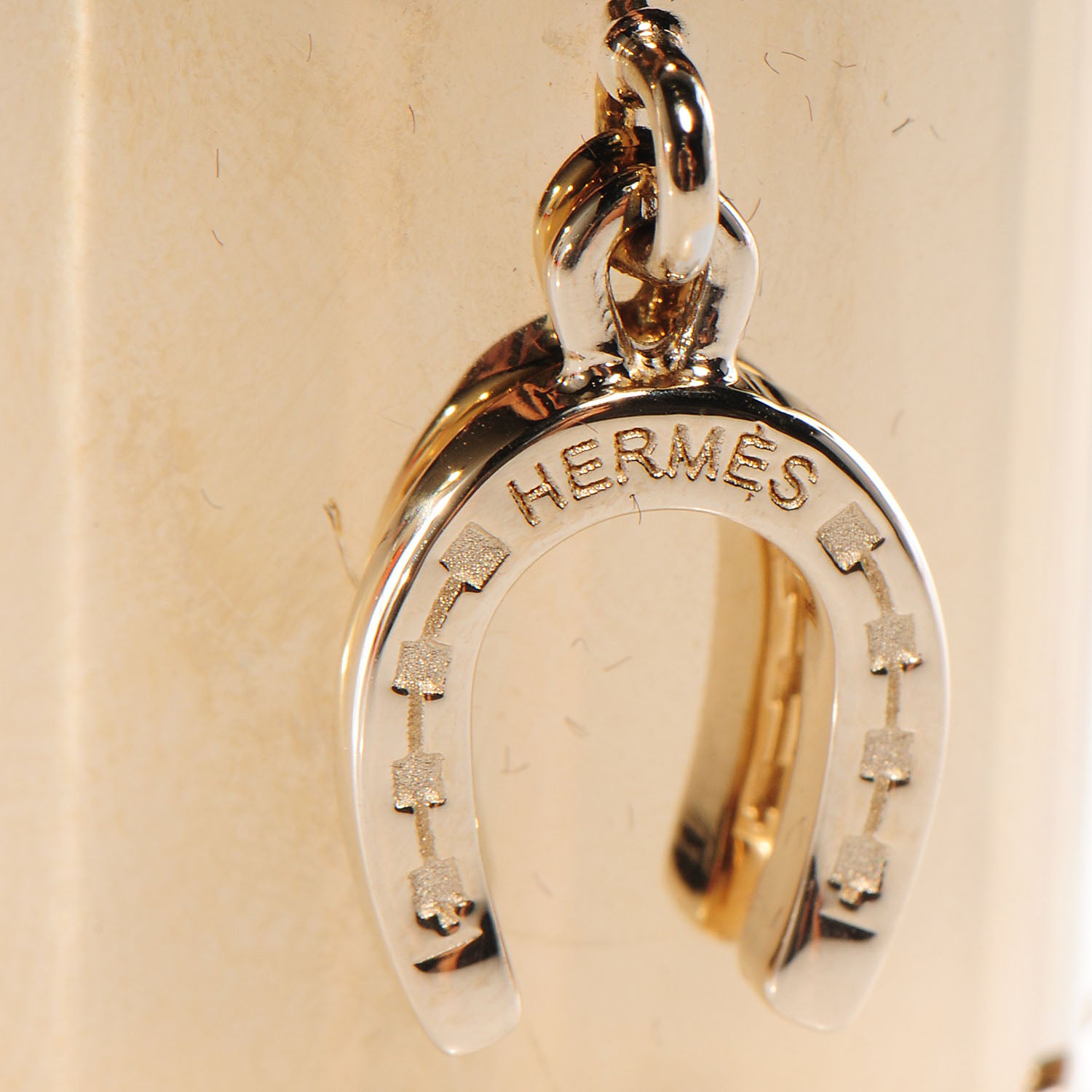 Hermes Charms Fer a Cheval Horseshoe Scarf Ring Gold 4 of 6