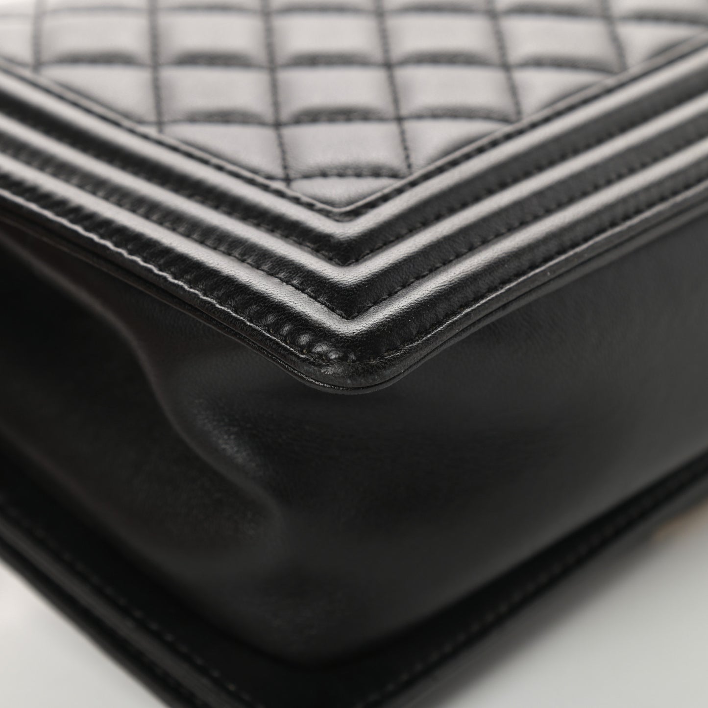 Lambskin Quilted Medium Boy Flap Black