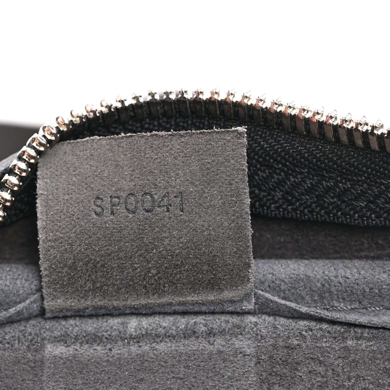 Louis Vuitton Taiga Kendall PM Ardoise 7 of 10