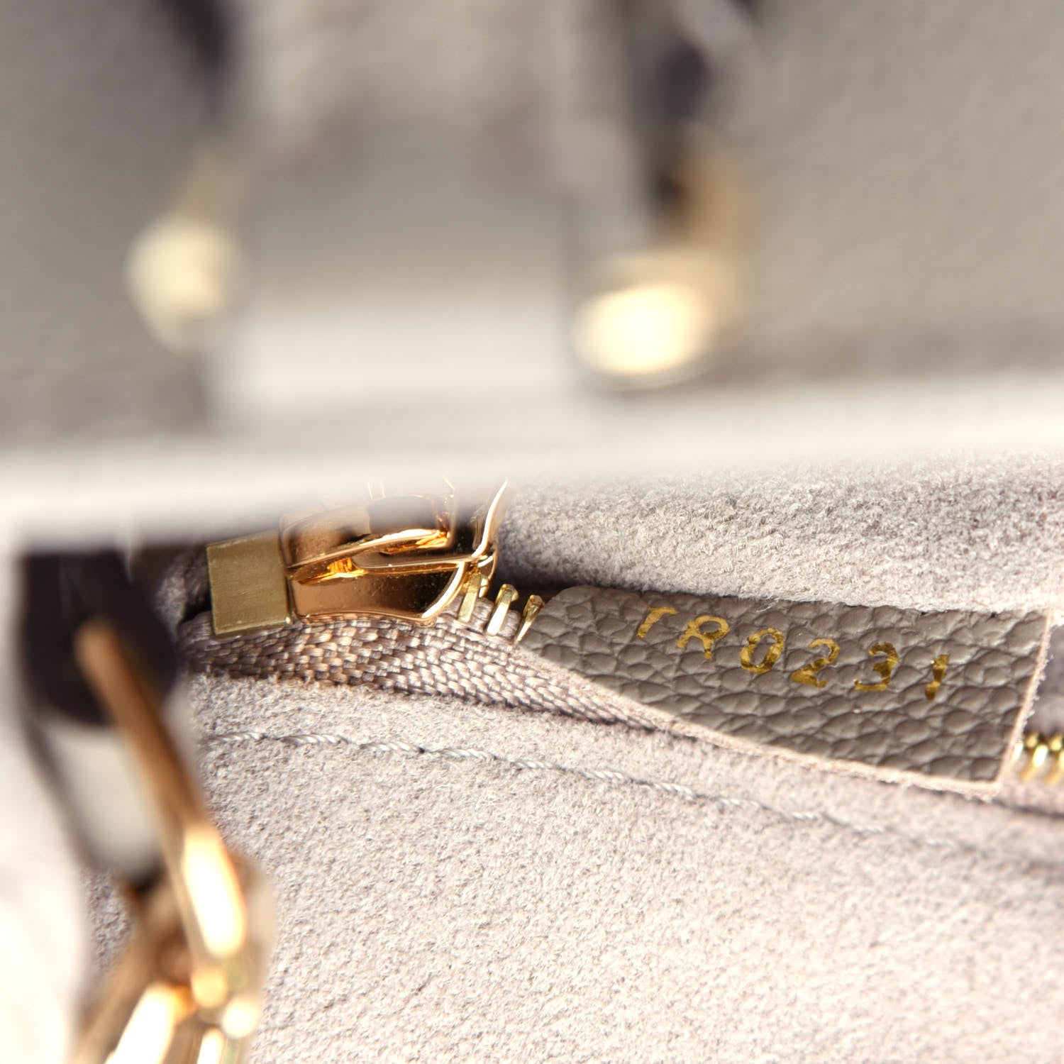 Louis Vuitton Empreinte Monogram Giant Onthego PM Tourterelle Creme 7 of 10