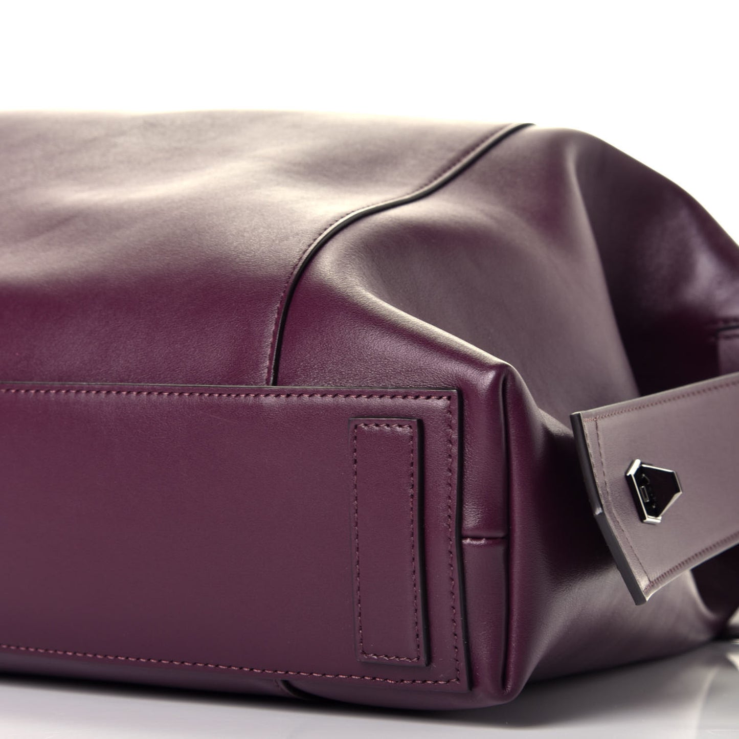 Smooth Calfskin Medium Soft Antigona Aubergine