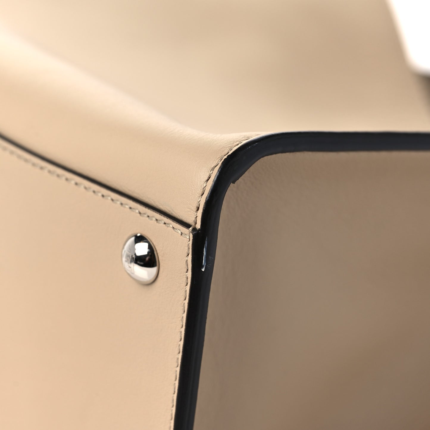 Vitello Seta Light Camoscio Medium Peekaboo X-Lite Amido Ciclamino