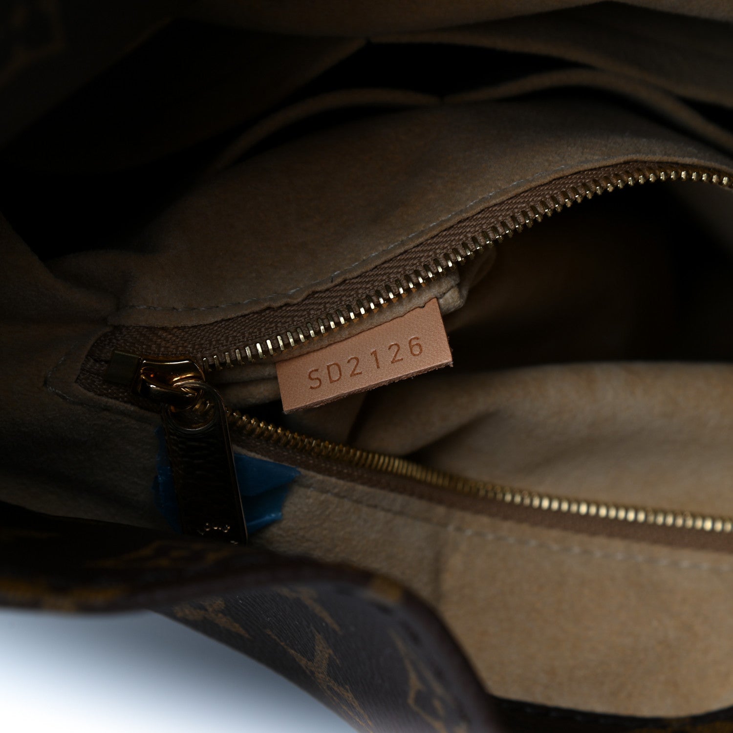 Louis Vuitton Monogram Artsy MM 8 of 10