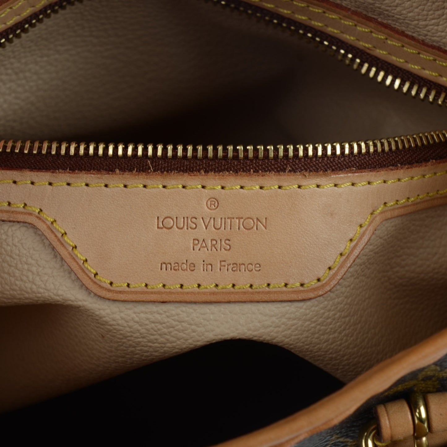 Monogram Petit Bucket 23