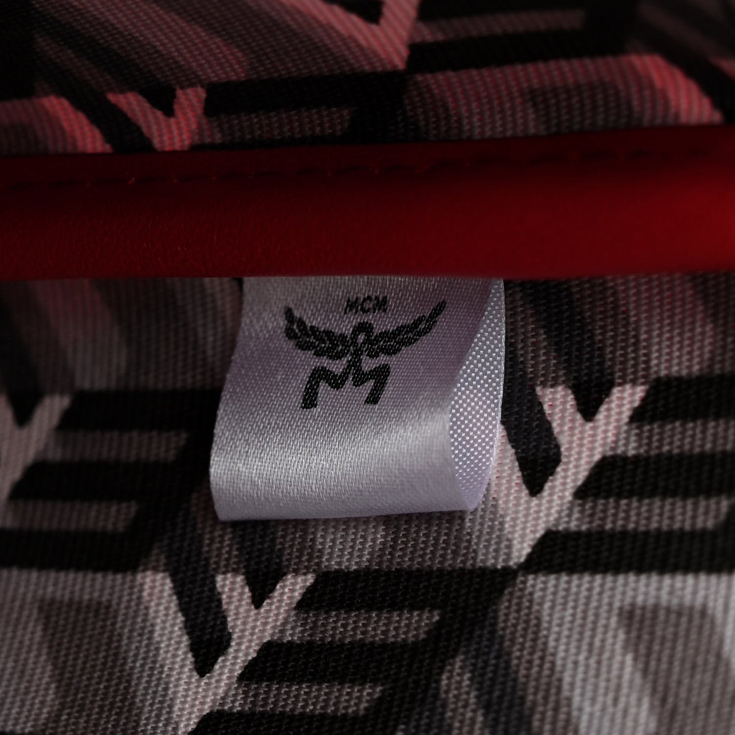 Visetos Medium Liz Reversible Shopper Tote Candy Red