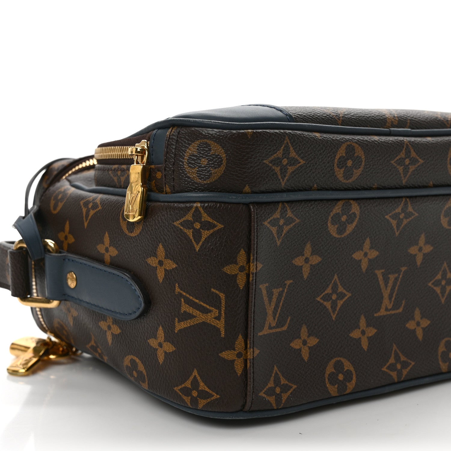 Louis Vuitton Monogram Camera Bag 7 of 10
