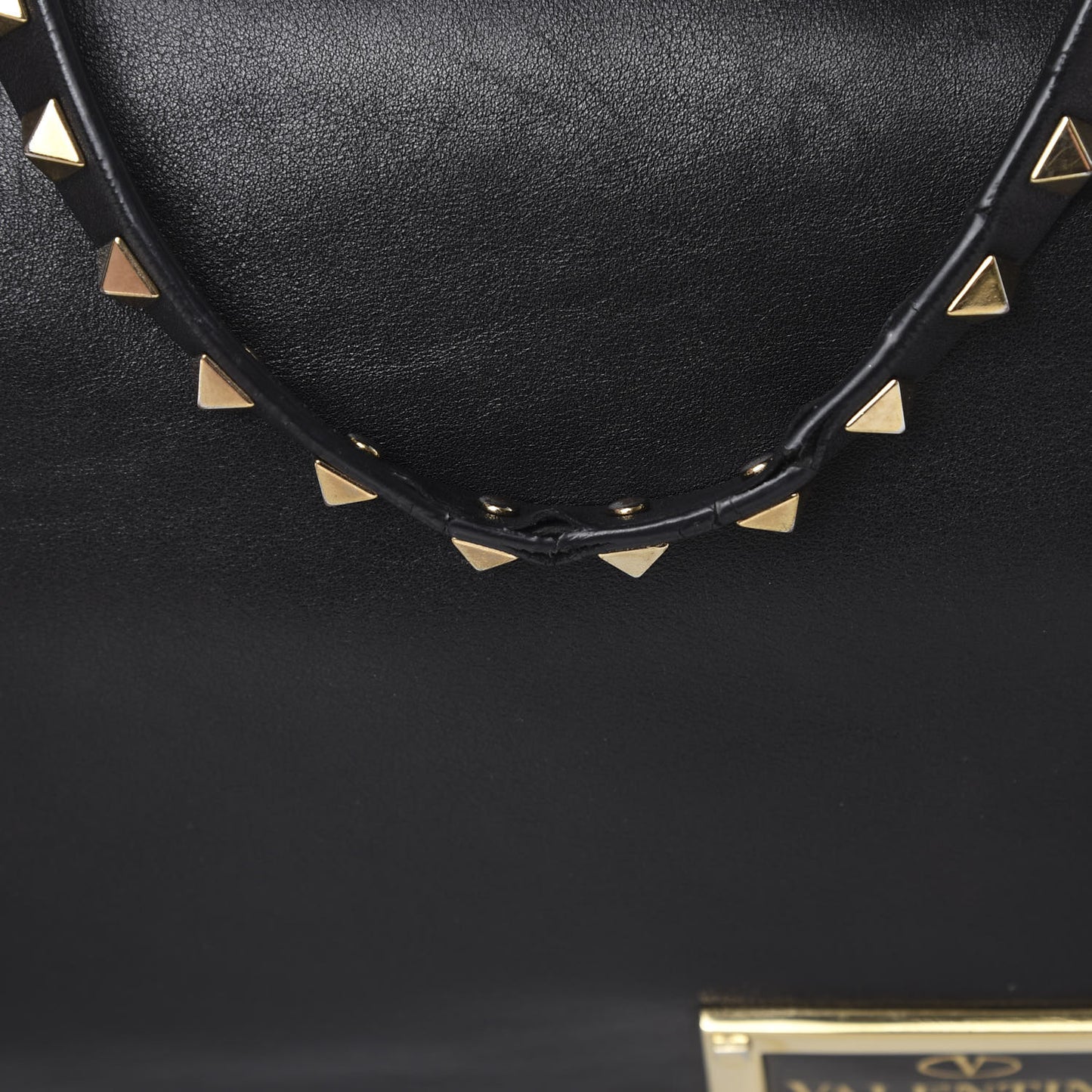 Vitello Medium Rockstud Tote Black