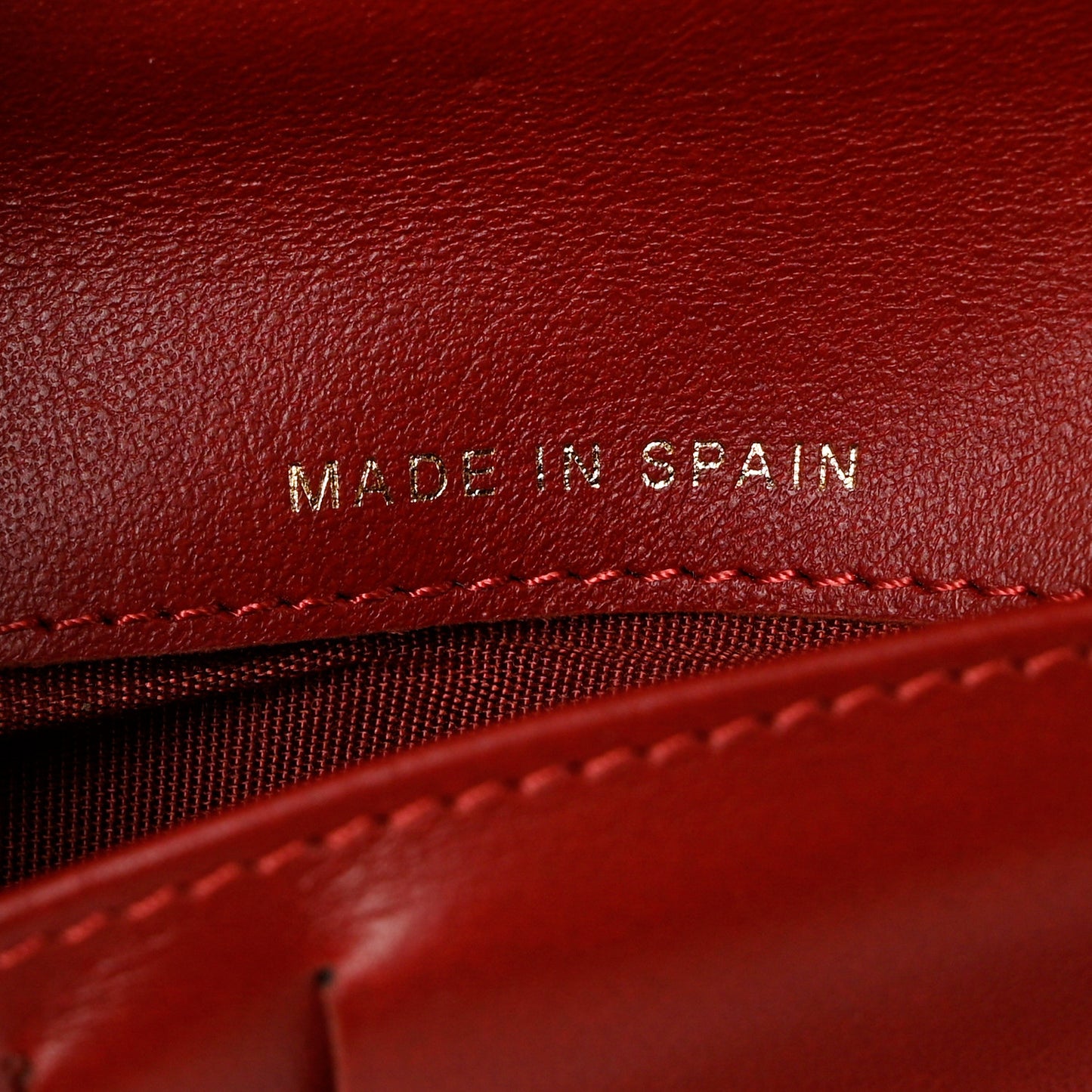 Caviar Quilted Medium Boy Flap Wallet Red