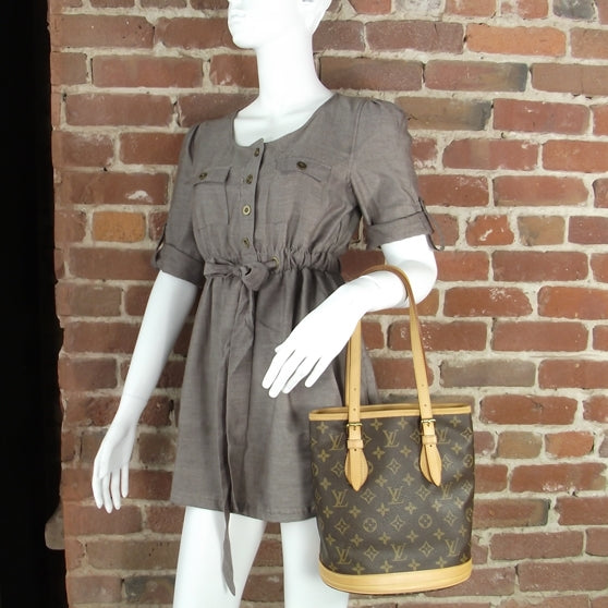 Monogram Petit Bucket 23