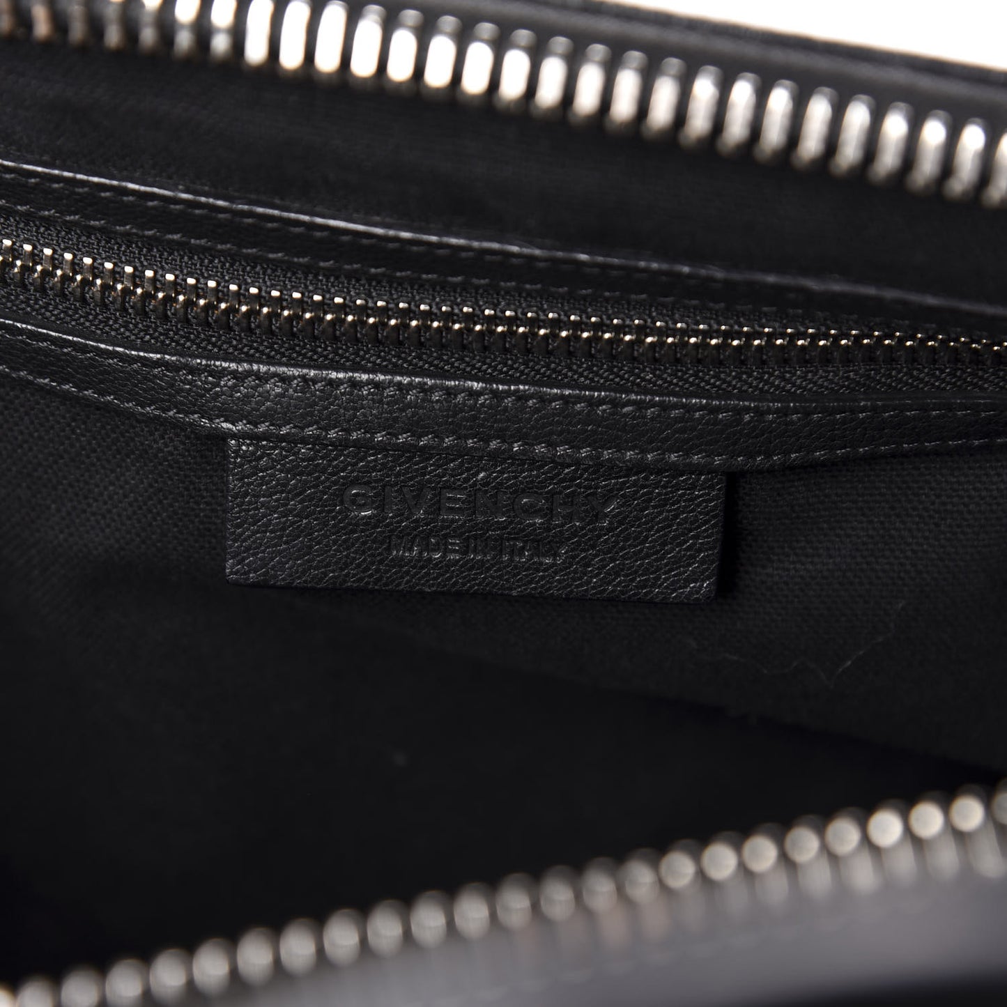 Sugar Goatskin Medium Antigona Black
