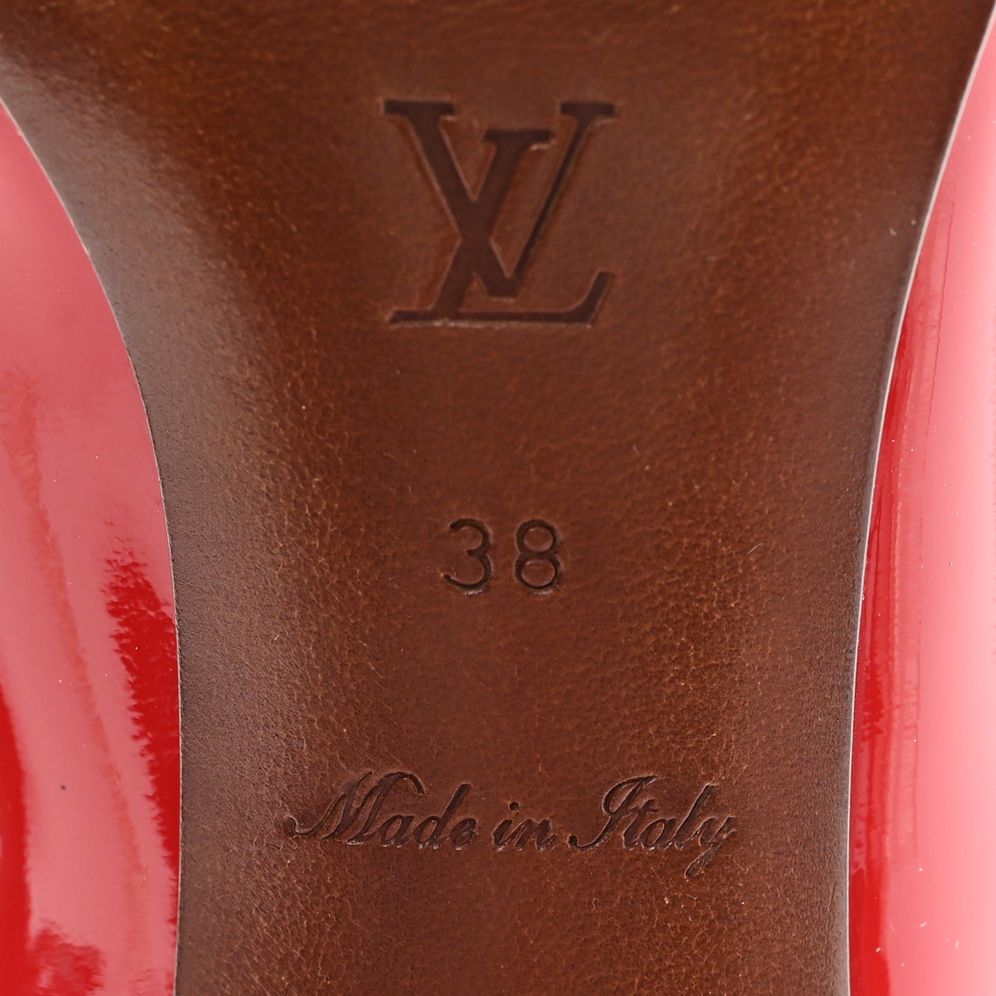 Patent Calfskin Eyeline Pumps 38 Rouge