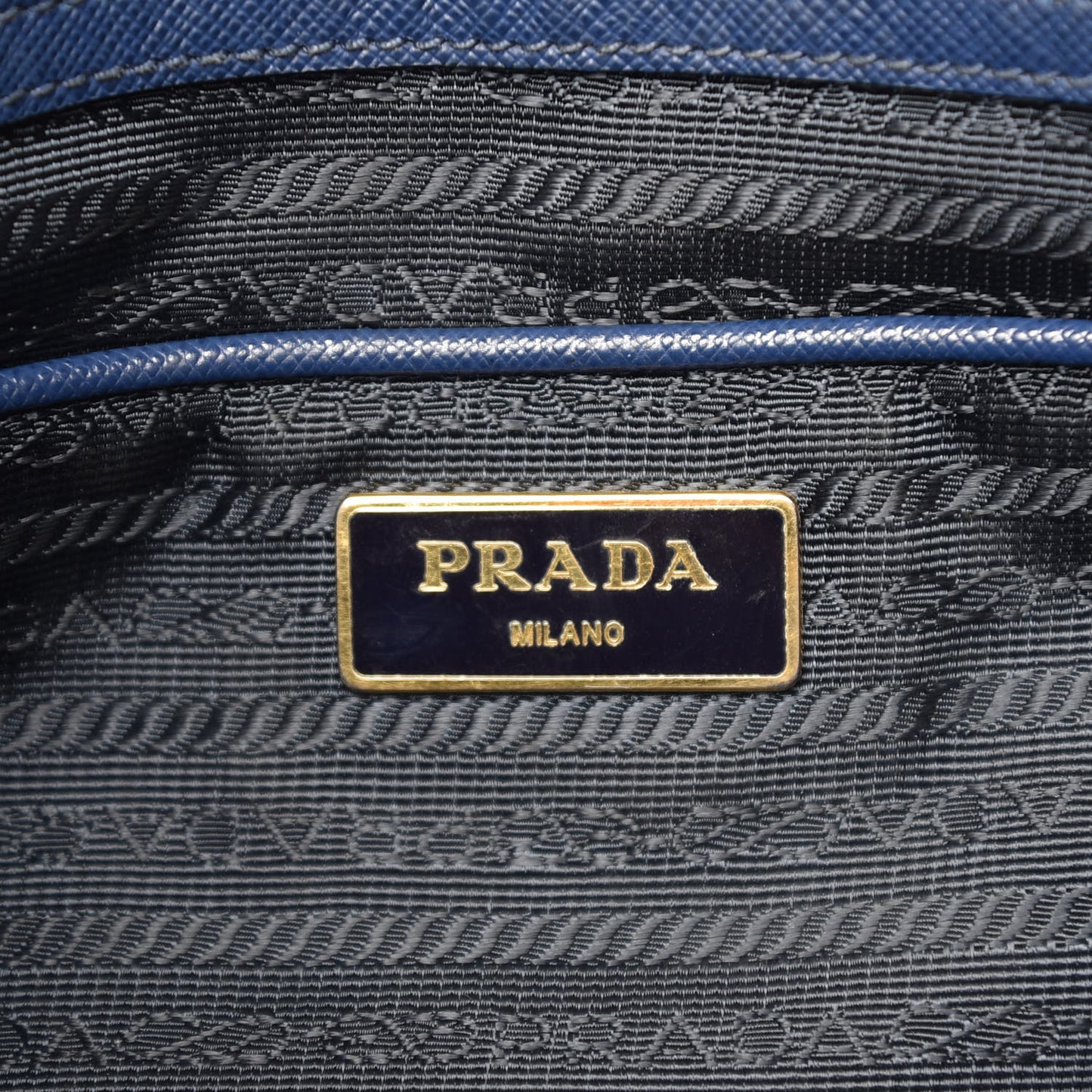 Saffiano Medium Galleria Double Zip Tote Bluette