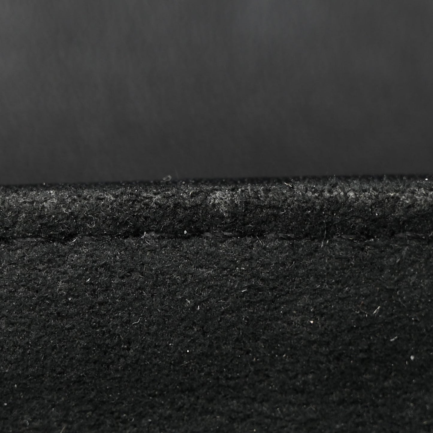 Calfskin New Wave Chain PM Black