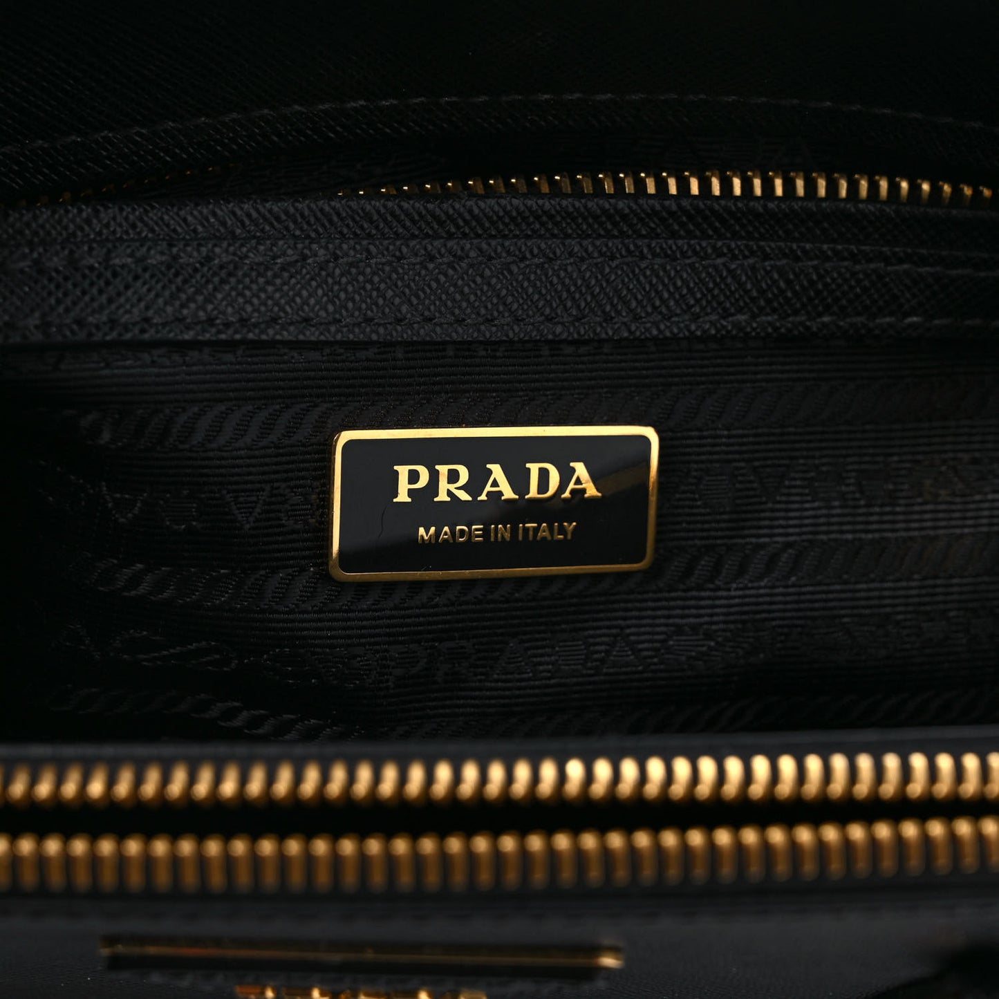 Saffiano Small Galleria Double Zip Tote Black