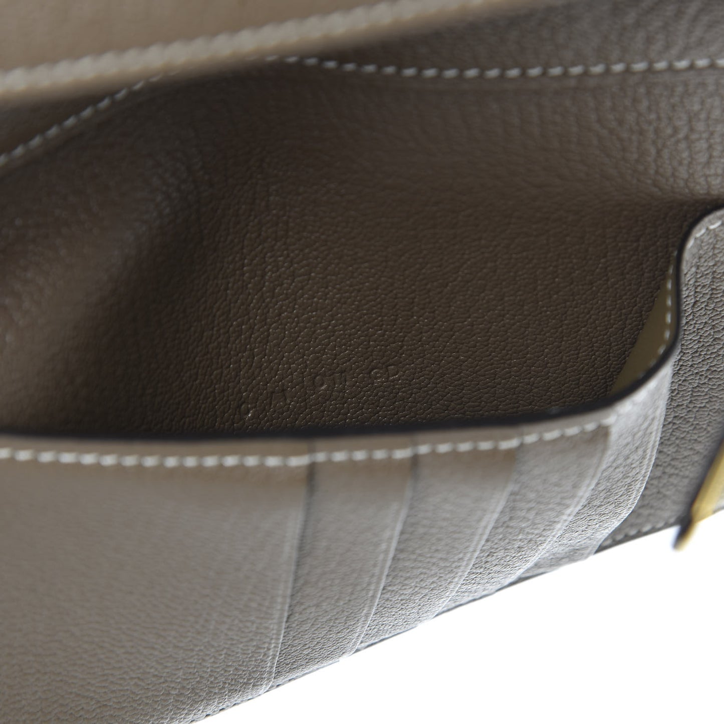 Chevre Mysore Medium Kelly Wallet Etoupe